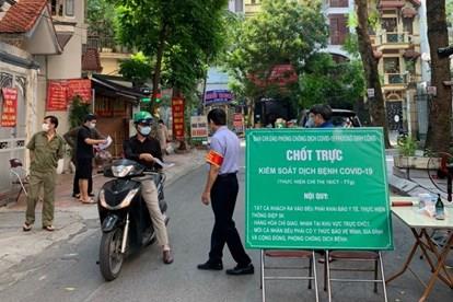 Hà Nội xử phạt gần 900 trường hợp vi phạm phòng chống dịch trong ngày 13/8